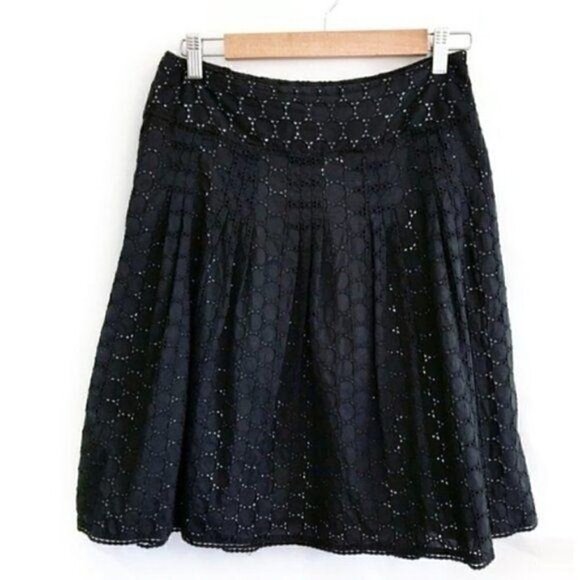 Ann Taylor black eyelet coton skirt, size 4 - Picture 2 of 6